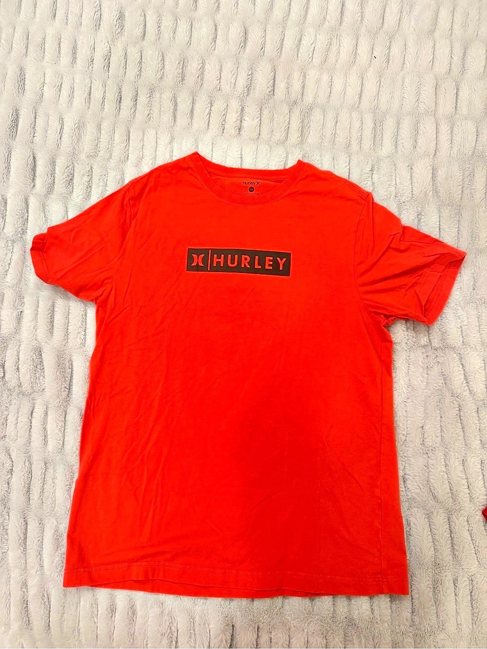 Hurley Short Sleeve Tee in Orange Size Large Like New